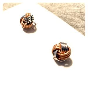 NWOT Loveknot Earrings